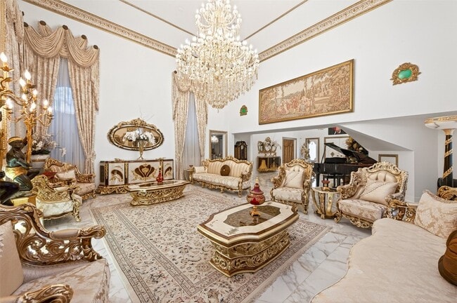 Photo - 24 Windermere Ln