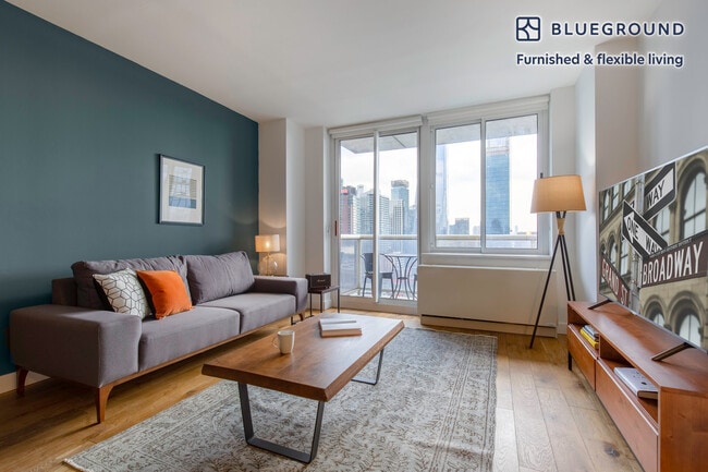 Building Photo - 560 W 43rd St Unit FL22-ID249