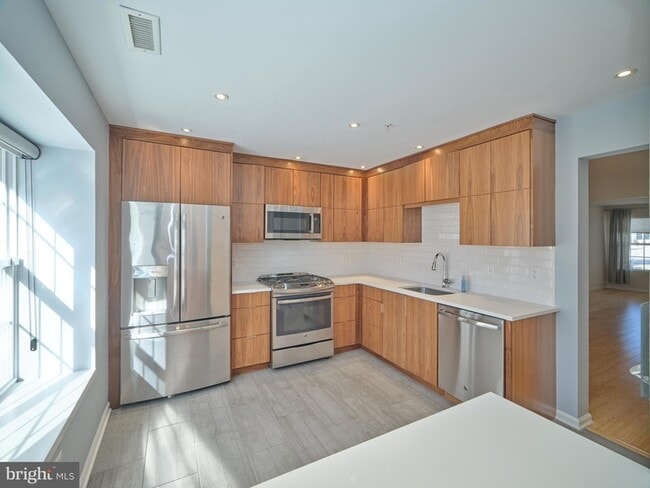 Photo - 509 Waterford Ct