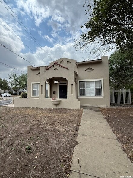 Building Photo - 402 W Elsmere Pl