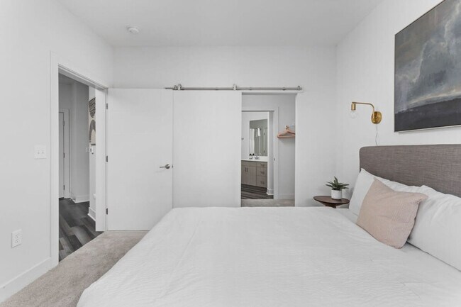 Photo - 520 E Washington St Unit ID1014488P