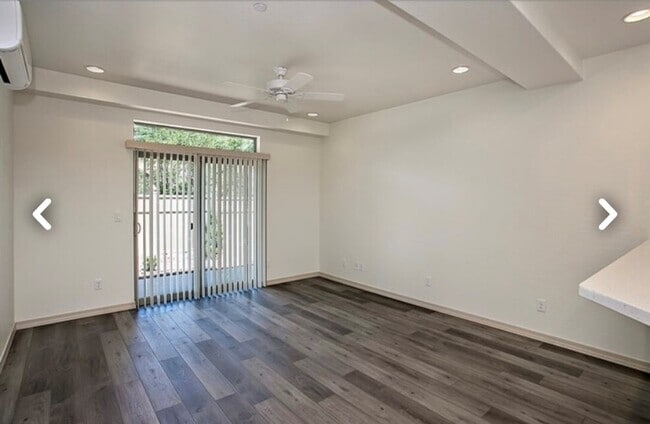 Photo - 836 Valley St