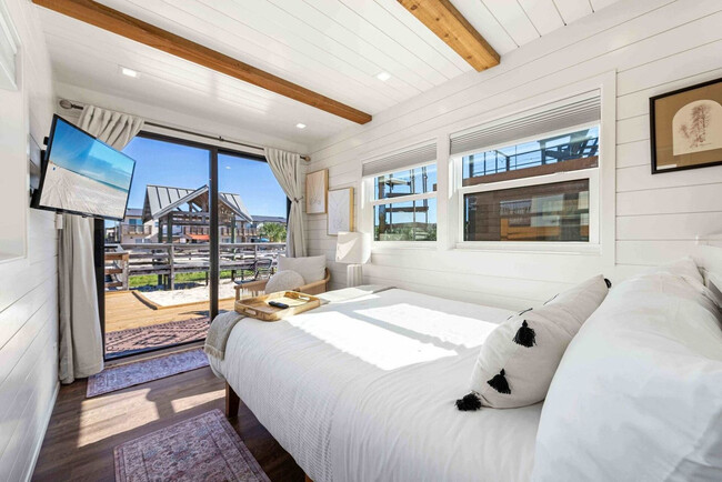 Building Photo - 316 Bream Ave Unit SI ID1502054P