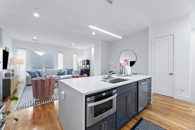 Photo - 2311 N Carroll Ave