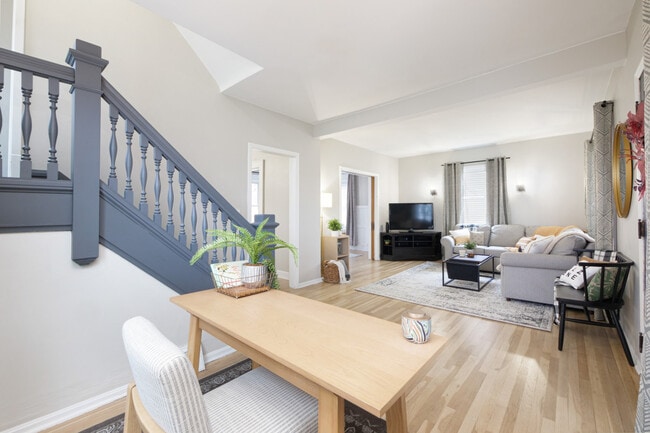 Building Photo - 713 Crosby St Unit ID1061099P