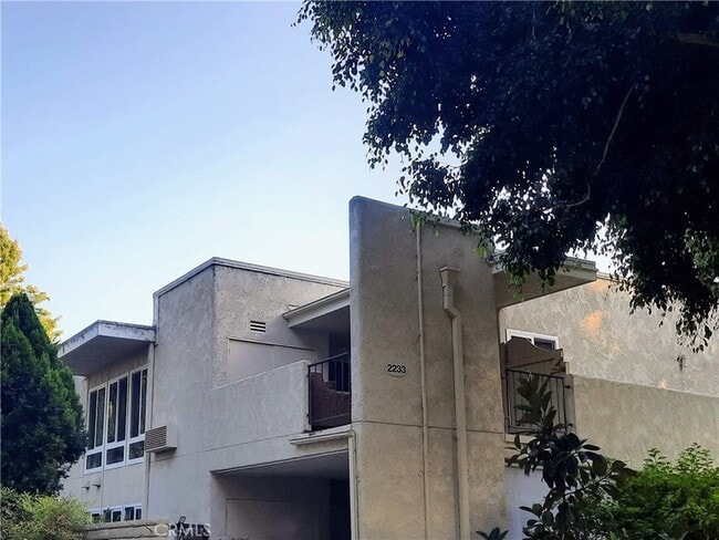 Building Photo - 2233 Via Puerta Unit N