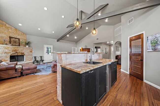 Photo - 1736 W Live Oak St Unit ID1253747P