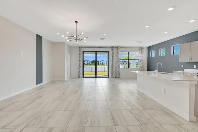 Photo - 6007 SE Sky Blue Cir