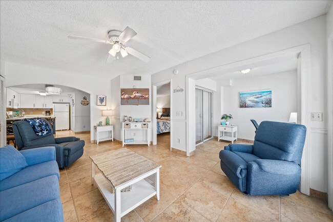 Building Photo - 8600 Ridgewood Ave Unit SI FL1-ID1346831P
