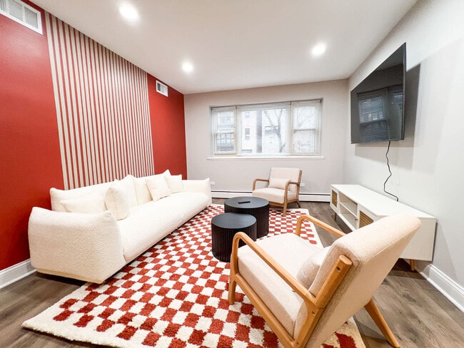 Building Photo - 3161 N Cambridge Ave Unit ID1042058P