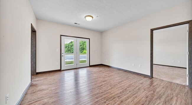 Photo - 5011 Hutchison St Unit 2 Bedroom