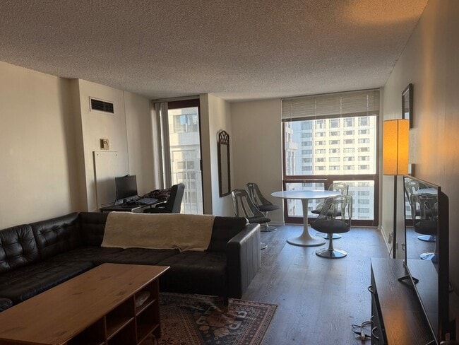 Photo - 200 N Dearborn St Unit 2405