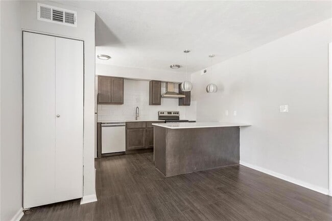 Photo - 2810 Dorchester Dr Unit 23