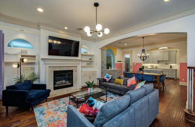 Building Photo - 1204 E 29th St Unit ID1018984P