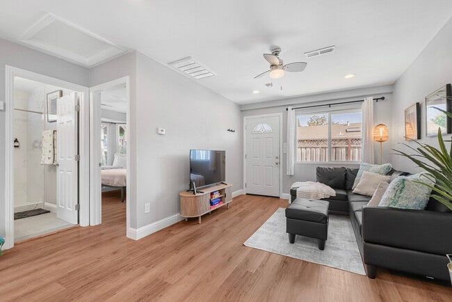 Photo - 2326 Cherry Ave Unit ID1310560P