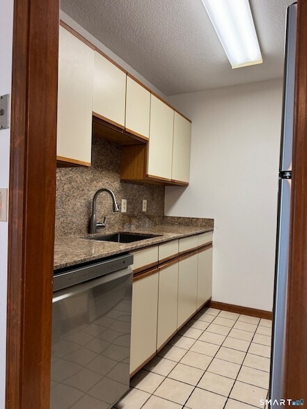 Photo - 1022 Main St Unit 7