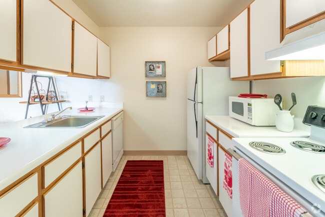 2 BR, 1 BA - Custer Estates Apartments