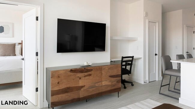 Photo - 1007 S Mint St Unit 712