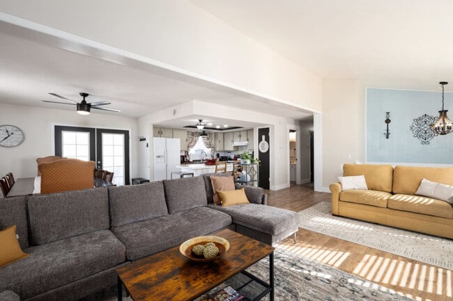 Building Photo - 515 Hawks Blvd Unit ID1249877P