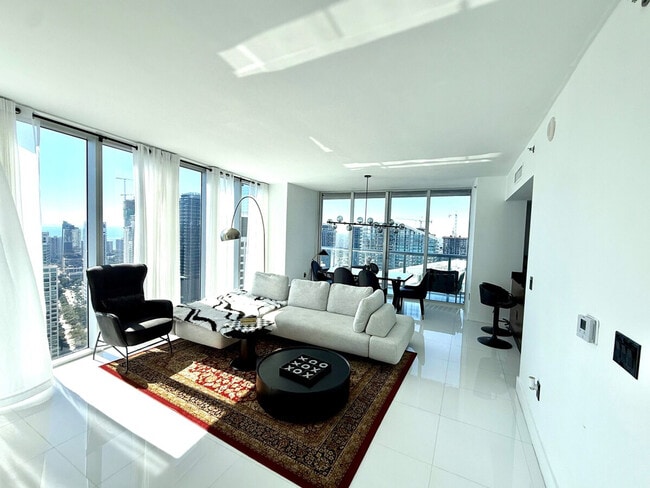 Building Photo - 631 Brickell Ave Unit SI ID1353248P