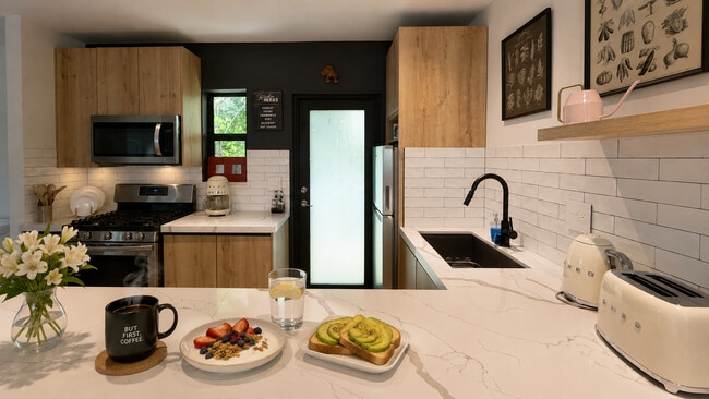 Photo - 740 SW 9th St Unit SI ID1605644P