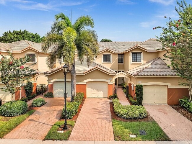 Building Photo - 3853 Tree Top Dr