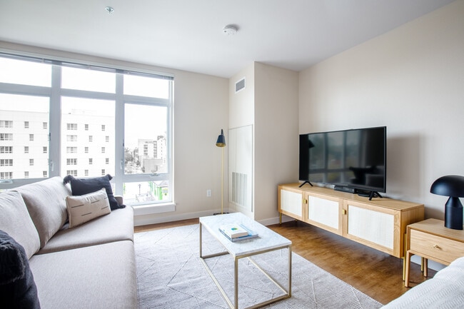 Building Photo - 215 10th Ave E Unit ID2543A