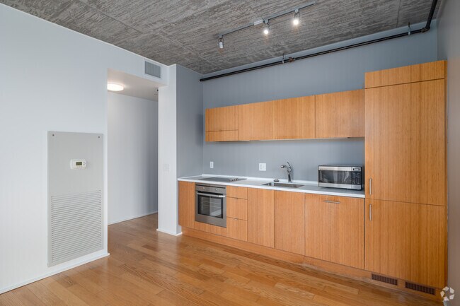 2BR, 2BA - 873SF - Arrive University Park