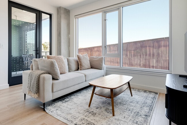 Building Photo - 1395 22nd St Unit FL7-ID2098