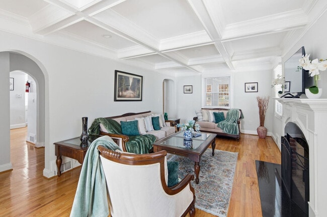 Building Photo - 1304 Van Buren St NW Unit ID1353787P