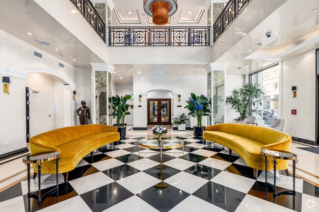 Lobby - Broadway Palace Apartments