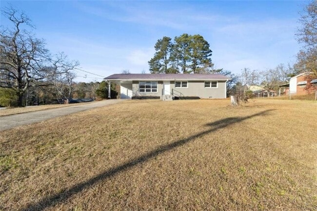 Photo - 269 Elks St
