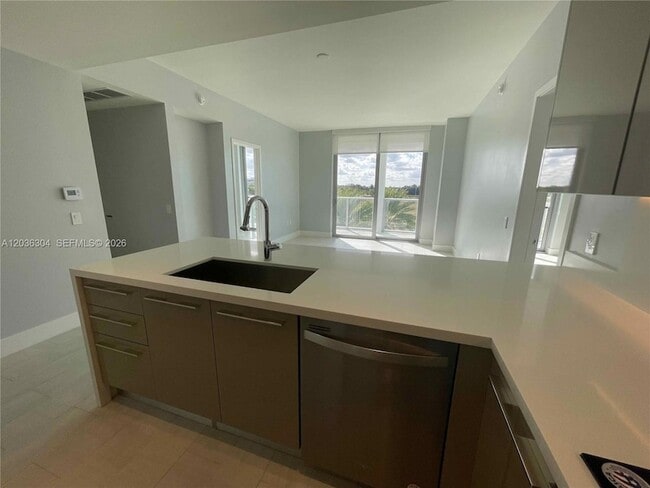 Photo - 2000 Metropica Wy Unit 307