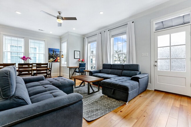 Building Photo - 1212 Carondelet St Unit SI ID1269967P
