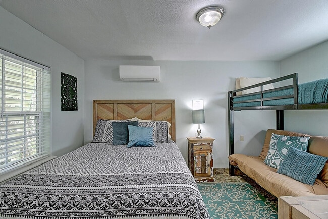 Building Photo - 134 N Alister St Unit SI ID1023202P