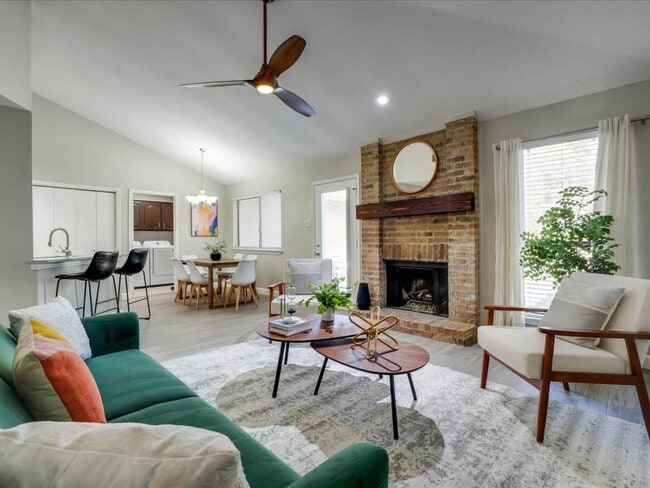 Photo - 1725 Canterbury Ln Unit ID1019545P