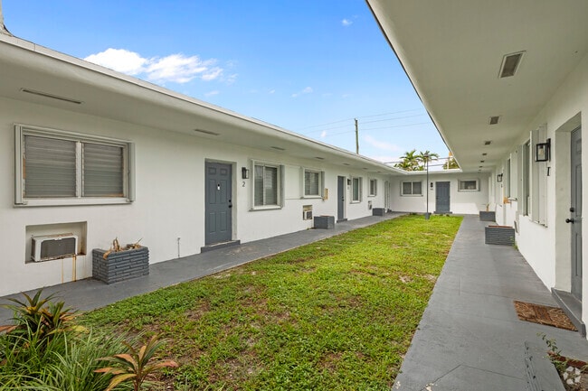 1BR, 1BA - 490SF - Courtyard - Parkview I & II