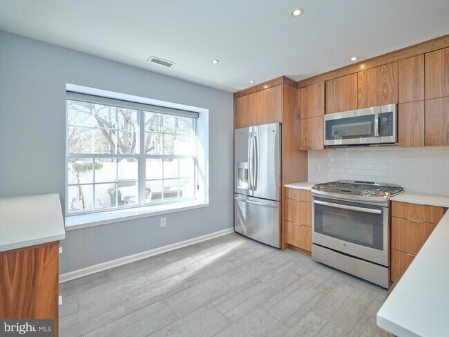 Photo - 509 Waterford Ct