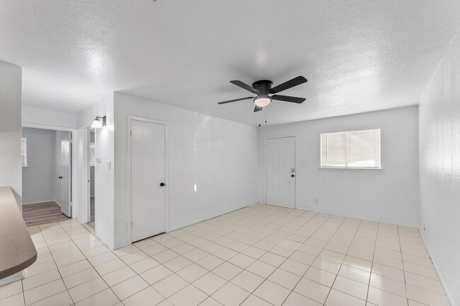 Photo - 11103 Renel Dr Unit B