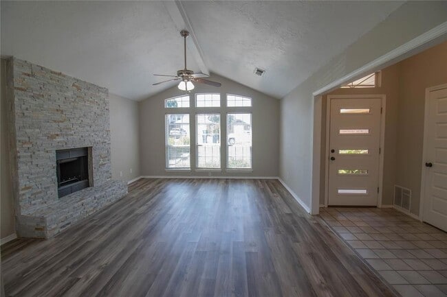 Photo - 525 NW 171st St
