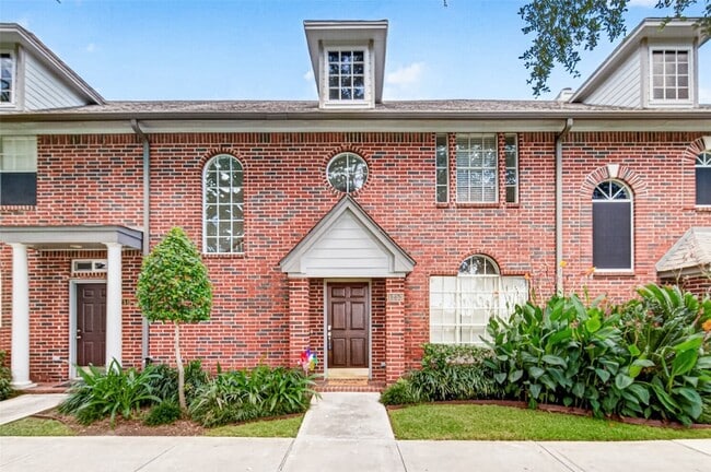 Building Photo - 1253 El Camino Village Dr
