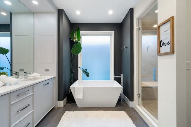 Photo - 1307 N Bell Ave Unit ID1244933P