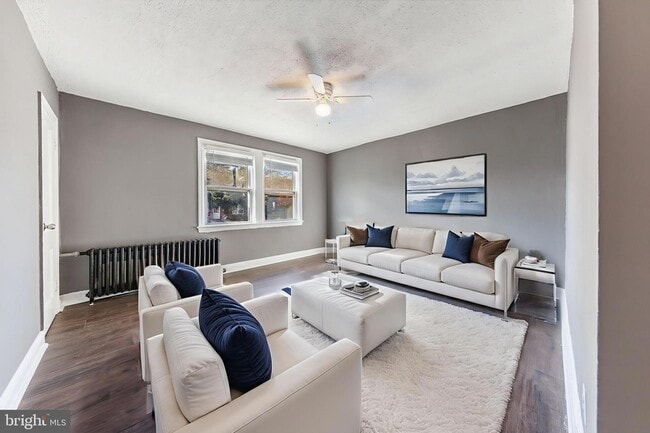 Photo - 905 19th St NE