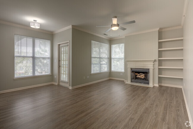 Ketch 1BR, 1BA - 908SF - Dining Room, Living Room - The Landings of Lake Zurich