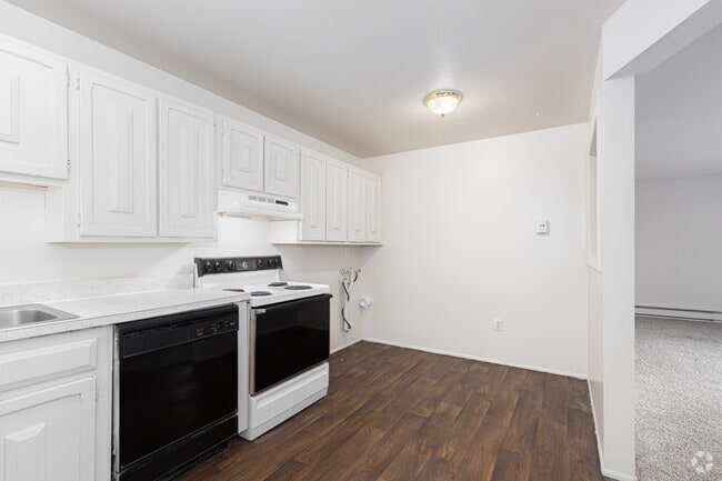 2BR, 1BA - 986SF - Breckenridge Apartments