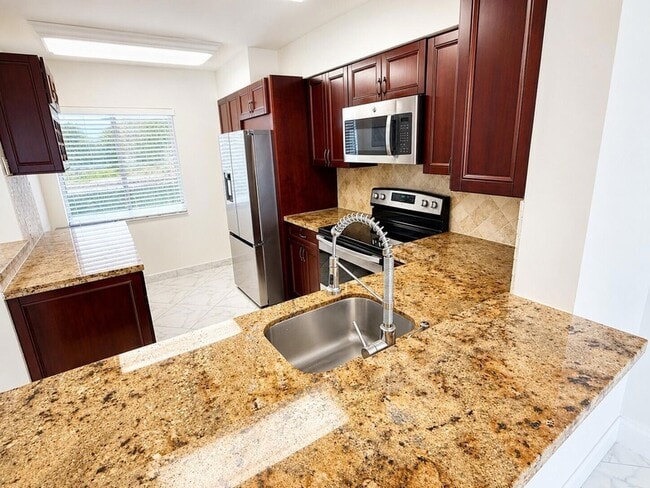 Photo - 7076 Huntington Ln Unit 6080