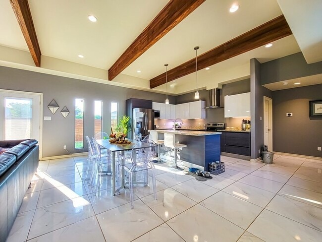 Photo - 2375 Oak Breeze Cir