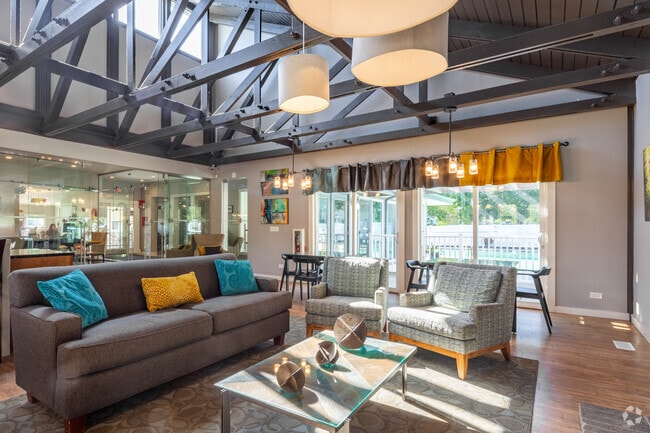 Clubhouse - Woodbury Place Apartments