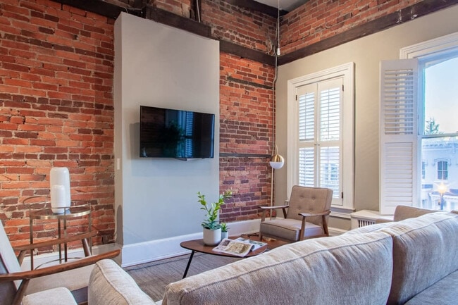 Photo - 1647 Wisconsin Ave NW Unit ID1238457P