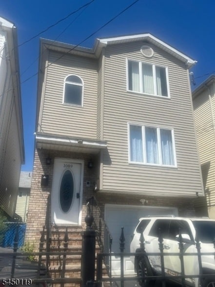 Building Photo - 1089 Magnolia Ave Unit 1
